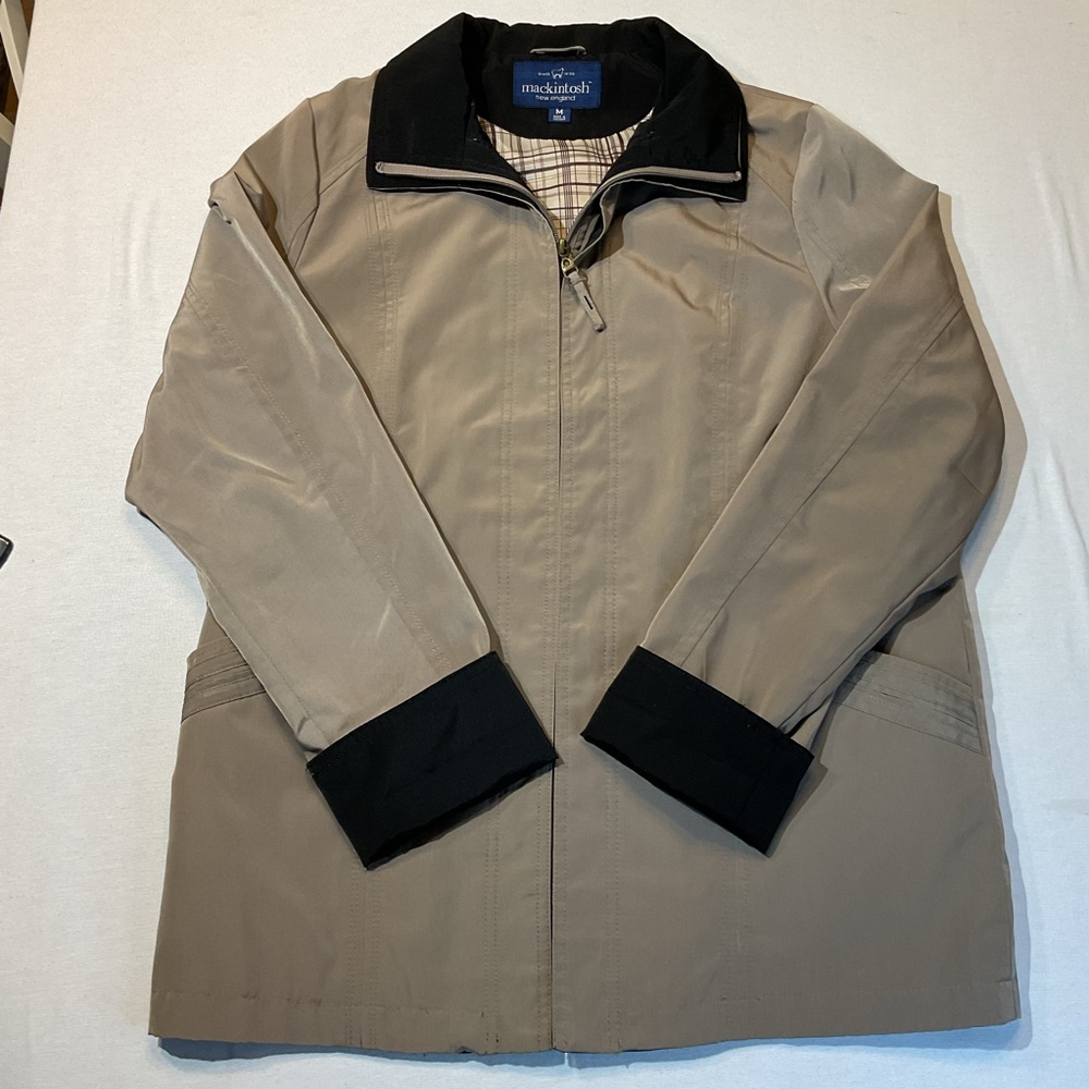 Mackintosh Women's‎ Tan Rain Coat Size M Black Accents Collar Zip-Up Pockets